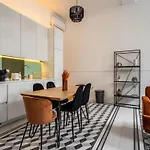 Akicity Campolide Peach Apartment Lissabon