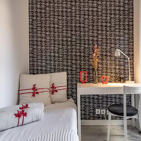 Akicity Campolide Peach Lisboa