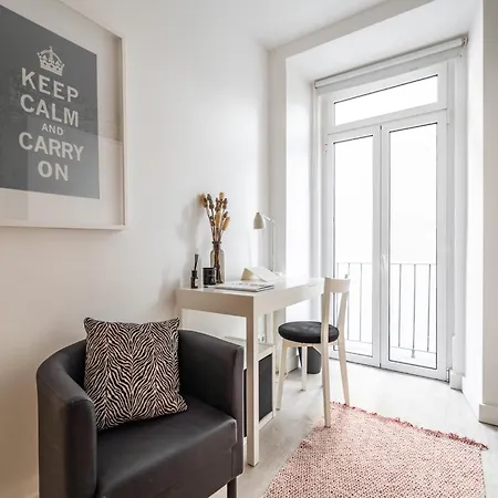 Akicity Campolide Peach Apartman