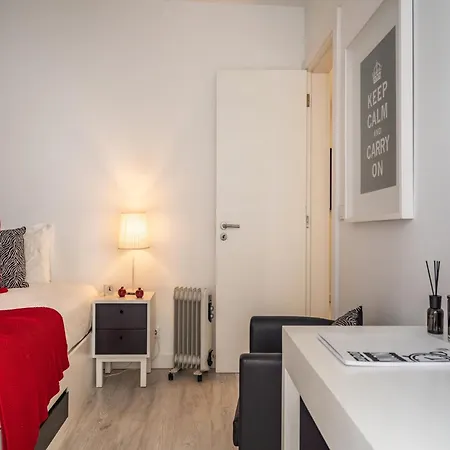 Akicity Campolide Peach Apartman *