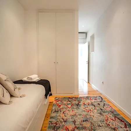 Akicity Campolide Peach Apartment *