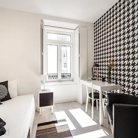 Akicity Campolide Peach Lejlighed